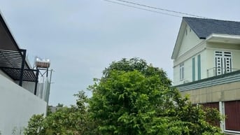 Hàng ngộp! 200m2 (ngang 10mx20m )  đất full thổ  Gía : 750 triệu