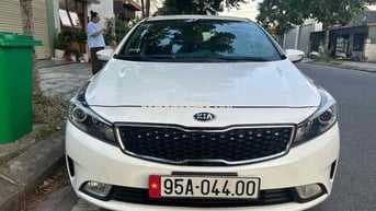 Kia Cerato Trắng Số sàn Xăng