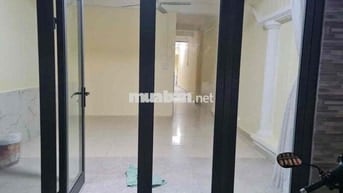 Nhượng Nhà NC 4PN Bùi Đình Tuý, Rộng rãi