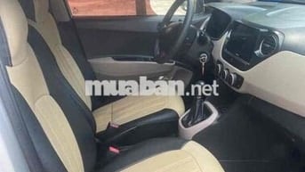 Hyundai Grand i10 Số sàn 5 chỗ Bạc