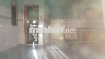 Nhà thuê 4*9. giá 2 tr. có sân. điện nhà nước. Ấp 6 Tân vĩnh lộc B