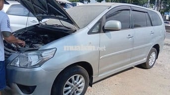 Toyota Innova 2012 Số sàn 7 chỗ Bạc