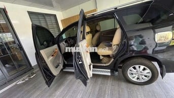 Toyota Innova 7 chỗ màu Đen