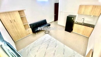 Phòng Full nội thất ở liền ngay Tạ Quang Bửu phòng có cửa sổ lớn mát