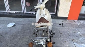 Honda Cub Trắng Cổ điển