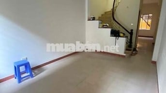 Cho thuê nhà nguyên căn phố Nguyên Hồng - gần công viên hồ Thành Công