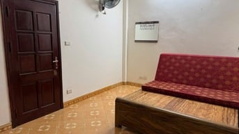 Cho thuê nhà ngõ 262 Nguyễn Trãi, 29m2x 5 tầng, 4PN, gần đường o to 