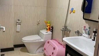 Cho thuê nhà 3 tầng ngõ 21 Quan Nhân, 3 ngủ, 1 vệ sinh, sát Cầu Mọc