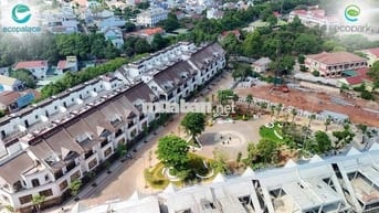 Nhà hai mặt tiền - Xây dựng 5 tầng - Trung tâm phố 