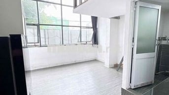 PHÒNG GÁC FULL NT - CỬA SỔ - NGAY CẦU HOÀNG HOA THÁM