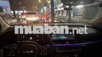 Kia Carnival Xanh rêu 7 chỗ