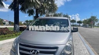 Hyundai Starex 216 màu Bạc