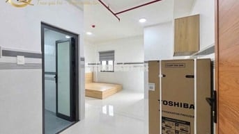Cho thuê phòng ban công - đầy đủ nội thất -gần Đại Học Văn Lang