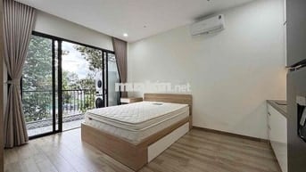 Cho thuê căn hộ cao cấp có ban công - thuận tiện di chuyển các quận
