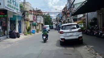 Nhà phố , đường Lê thị bạch cát , quận 11 . 