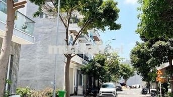 rẻ quá xá khách ạ có 7t thôi nhà có tới 3p ngủ  trong khu dc Cao Cấp 