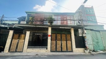 Ngộp Bank - Mặt Tiền Đông Hưng Thuận - 250M2 (10x26) - 2 Tầng - SHR