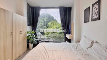 Phòng full kính có cửa số, ngay sân bay , máy giặt riêng