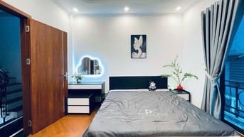 10.9 TỶ BÁN NHÀ 55M2 NGÕ 36 DỊCH VỌNG HẬU - LÔ GÓC - THANG MÁY