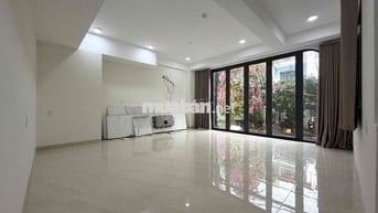Cho thuê mặt bằng văn phòng, quận 7 - Vị trí trung tâm, lề đường r