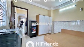 Phòng tách bếp + ban công + full nội thất mới sạch ở Kinh Dương Vương