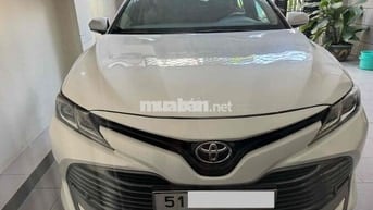 Toyota Camry 2.0G 2019 Trắng Da 5 chỗ