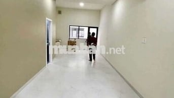 Cho thuê nhà 1 trệt 2 Lầu 3 Phòng ngủ 4 máy lạnh ngã tư Bình Chuẩn BD