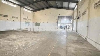 KHO NGAY MT ĐƯỜNG, Xe cont ra vào. Pccc đầy đủ.