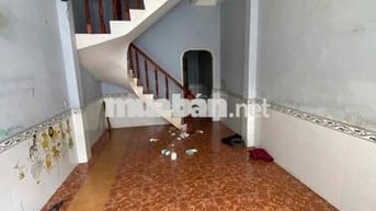 Cho thuê nhà nguyên căn hẻm xe tải thông gần Emat phan huy ích dt 40 m