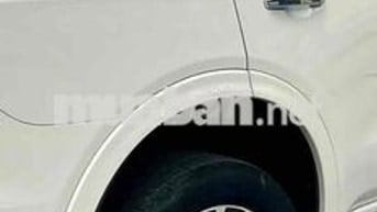 Ford Everest Titanium 4x2 2022 Trắng 34500 km