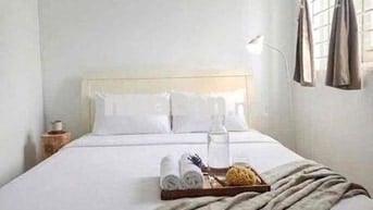 224/ Nguyễn Trãi, P. Nguyễn Cư Trinh, Quận 1 Nhà Nguyên Căn - 65.000.0