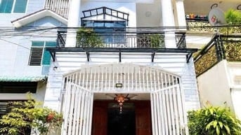 Cho Thuê Nhà 1 Trệt 2 Lầu Sân Thượng 5x15m Hẻm Xe Hơi KDC Lê Thị Chợ
