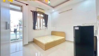 Phòng bancol full nội thất 30m2 mới xây ngay công viên Làng Hoa