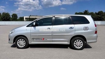 Toyota Innova E 2013 Số sàn Bạc