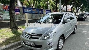 Toyota Innova 2010 Bạc
