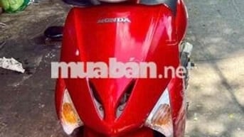 Honda Lead 110 2011 màu đỏ tươi