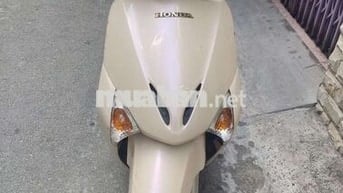 Honda Lead 2010 Vàng Việt Nam