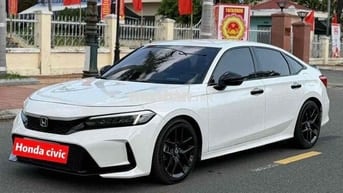 Honda Civic RS Trắng 5 chỗ