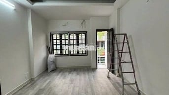 HƠN 250M2 SỬ DỤNG - 3 TẦNG - 7 PHÒNG - SỐ 702 SƯ VẠN HẠNH, QUẬN 10