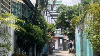 Bán nhà hẻm 5m đường Nguyễn Sơn, Tân Phú, DT 4x13m giá 5 tỷ 9. TL.TP1