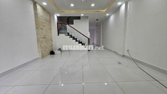 Nguyên căn Cityland Center hầm trệt 3 lầu giá 35tr