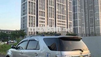 Toyota Fortuner 2009 2.7V 4x4 AT - 170000 km