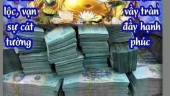 Chính chủ bán nhà mặt phố số 2 Hàng Gà có sổ đỏ. 