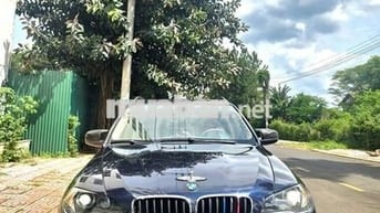 BMW X5 xDrive 3.0i xanh pha lê