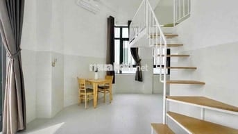 Căn Hộ Có Gác Siêu Thoáng Ngay Quận 10 Mới Thích hợp ở đông Giá rẻ