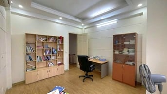 Huỳnh Thúc Kháng_55m² mặt tiền 4m 6 tầng, con học Ngoại Thương.