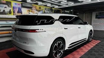 VF9 PLUS TRẮNG - NỘI THẤT ĐEN