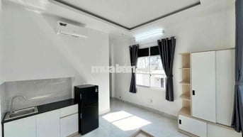 Thuê ngay phòng 25m2 ánh sáng tự nhiên ngay chợ Bà Chiểu giáp Quận 1,3