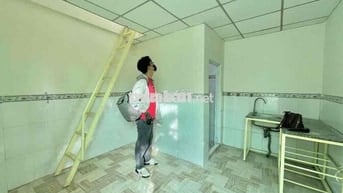 PHÒNG MỚI XÂY _ Trệt Lầu _ Có nhà xe riêng _ Gần ĐH NTT
