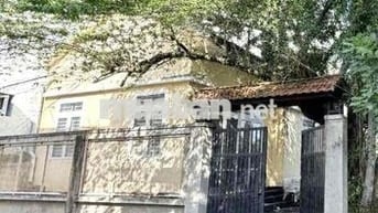 Cho thuê nhà Sân Vườn 200m2,đs 22, p.Linh Đông ngang 15m Giá 13,5tr TL